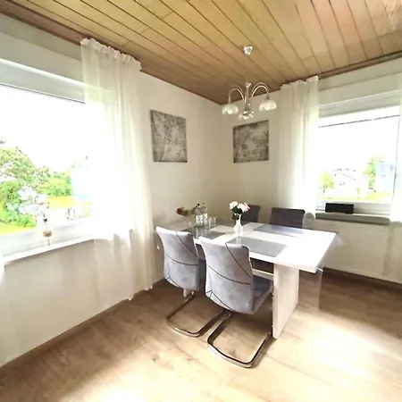 Schoene Aussicht Apartamento Nieheim